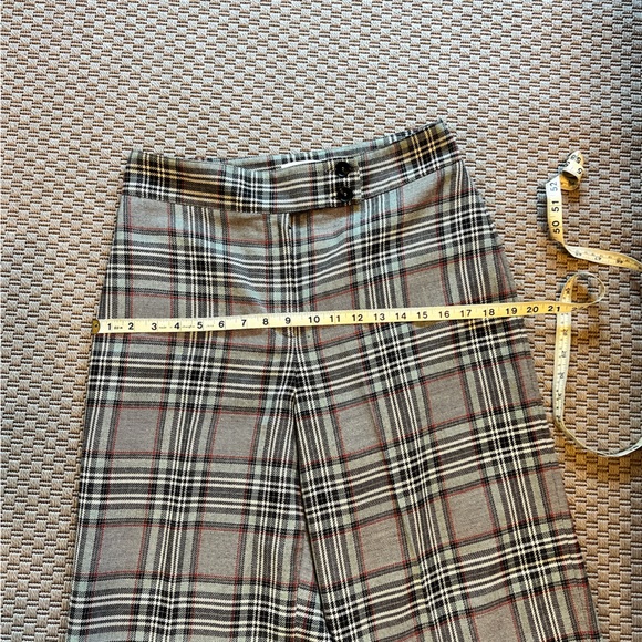 Checked cropped pants. Size 8 - Picture 3 of 8